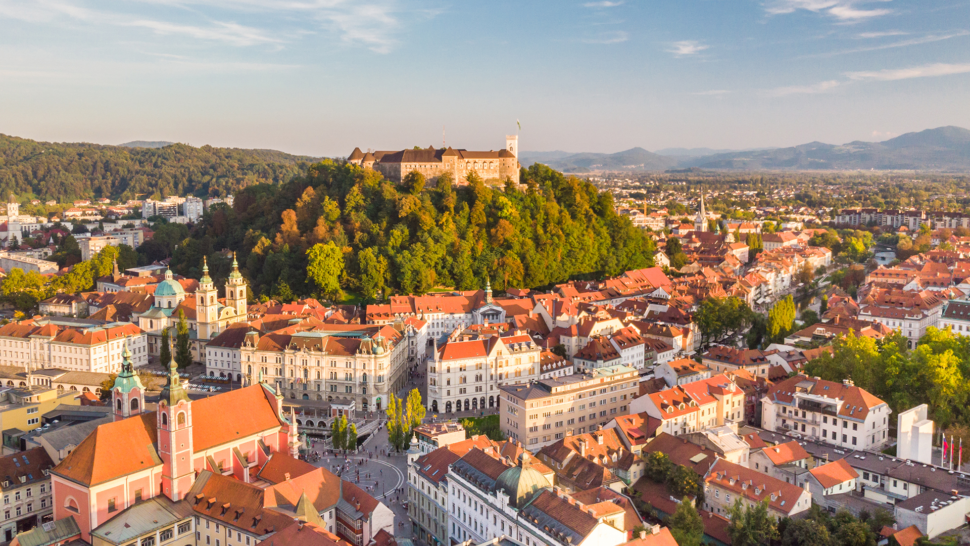 Ljubljana-city-with-castle-Slovenia