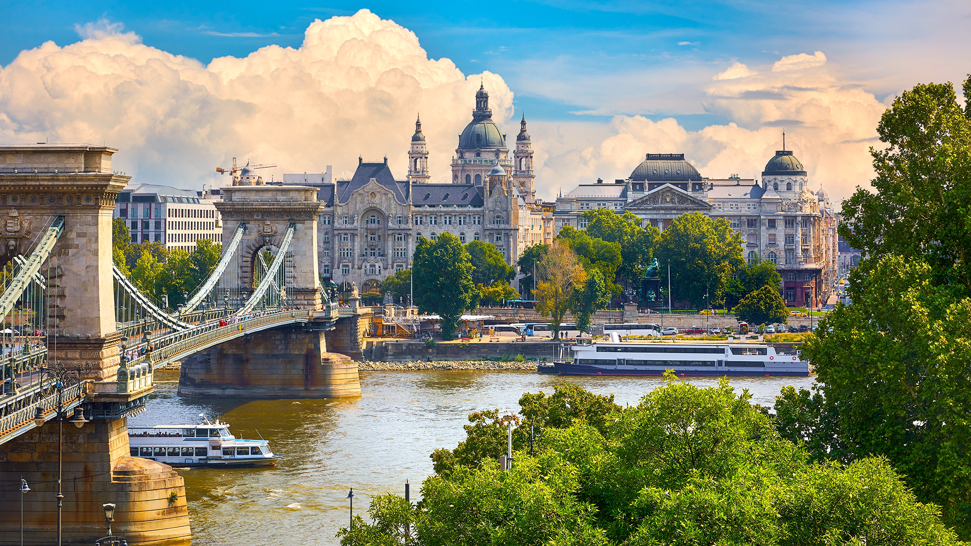 chain-bridge-panoramic-view-danube-river-budapest-city-hungary-swiper-hero-gallery