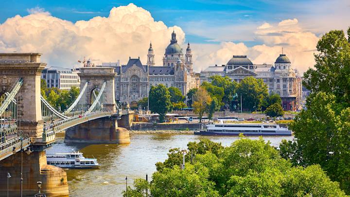chain-bridge-panoramic-view-danube-river-budapest-city-hungary-swiper-hero-gallery