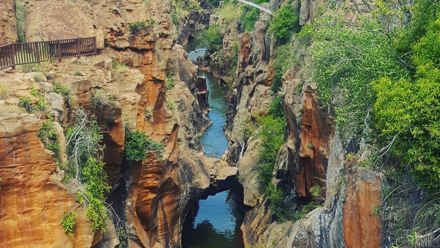 day-13-south-africa-blyde-river-canyon-bourkes-luck-potholes-south-african-escape-_helenavonkach