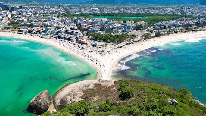 barra-da-tijuca-beach-day-experience