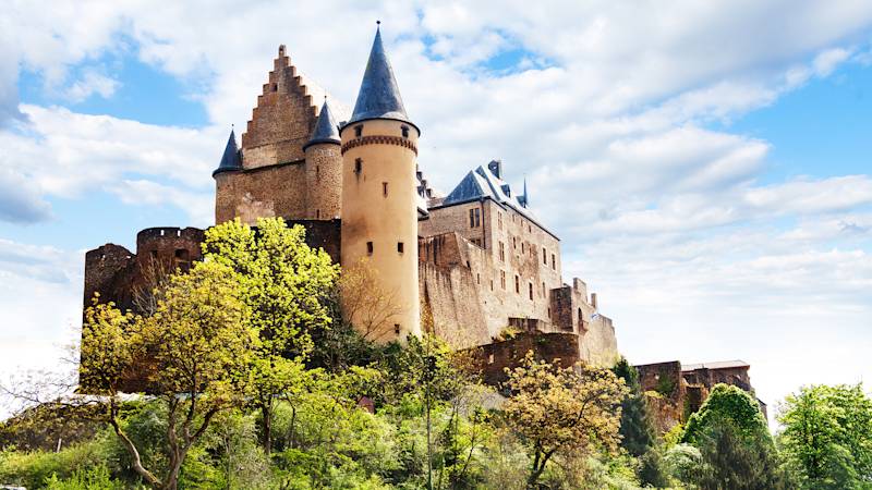 luxembourg-country-lisitng-page-vianden-castle