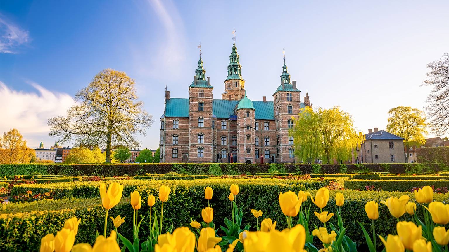 Copenhagen-rosenborg-castle-swiper-hero-gallery