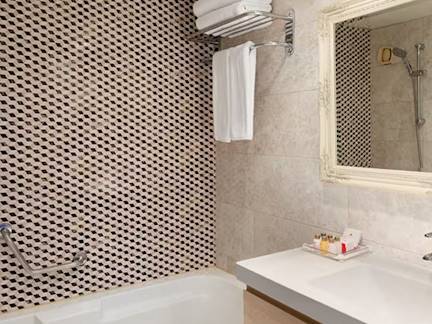 Ramada-Sofia-City-Centre-Hotel-2