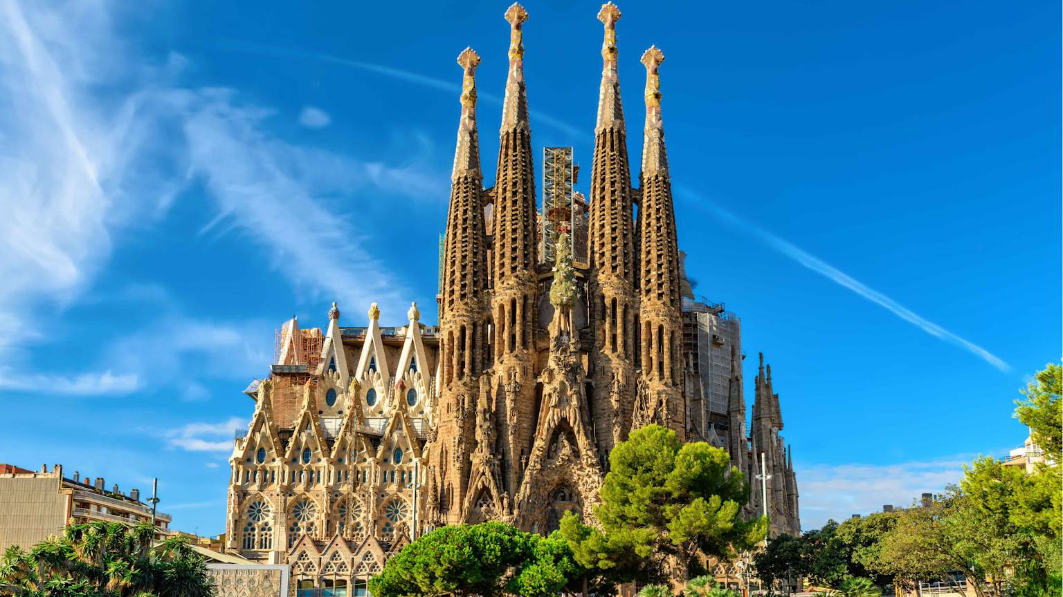 la-sagrada-familia-barcelona-europe-explorer