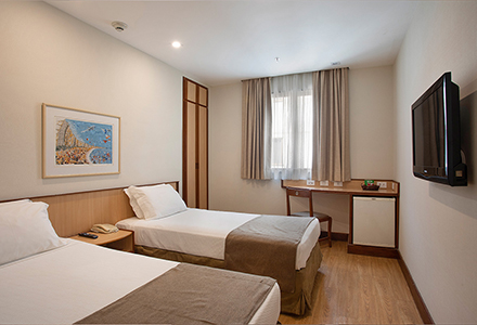 windsor-plaza-copacabana-hotel-room