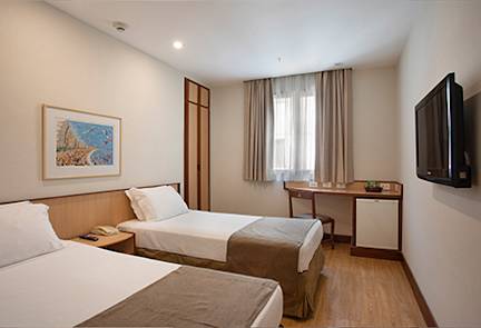windsor-plaza-copacabana-hotel-room