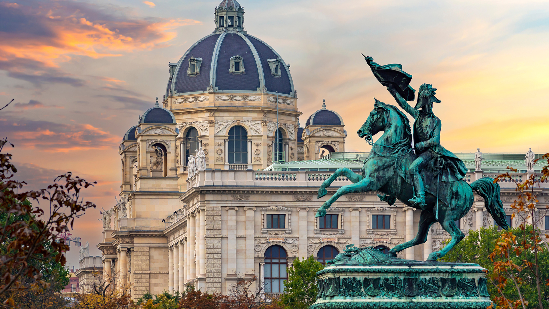 Vienna-Austria-building-statue
