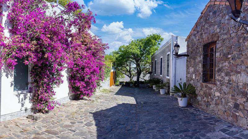 uruguay-country-listing-page-barrio-historico