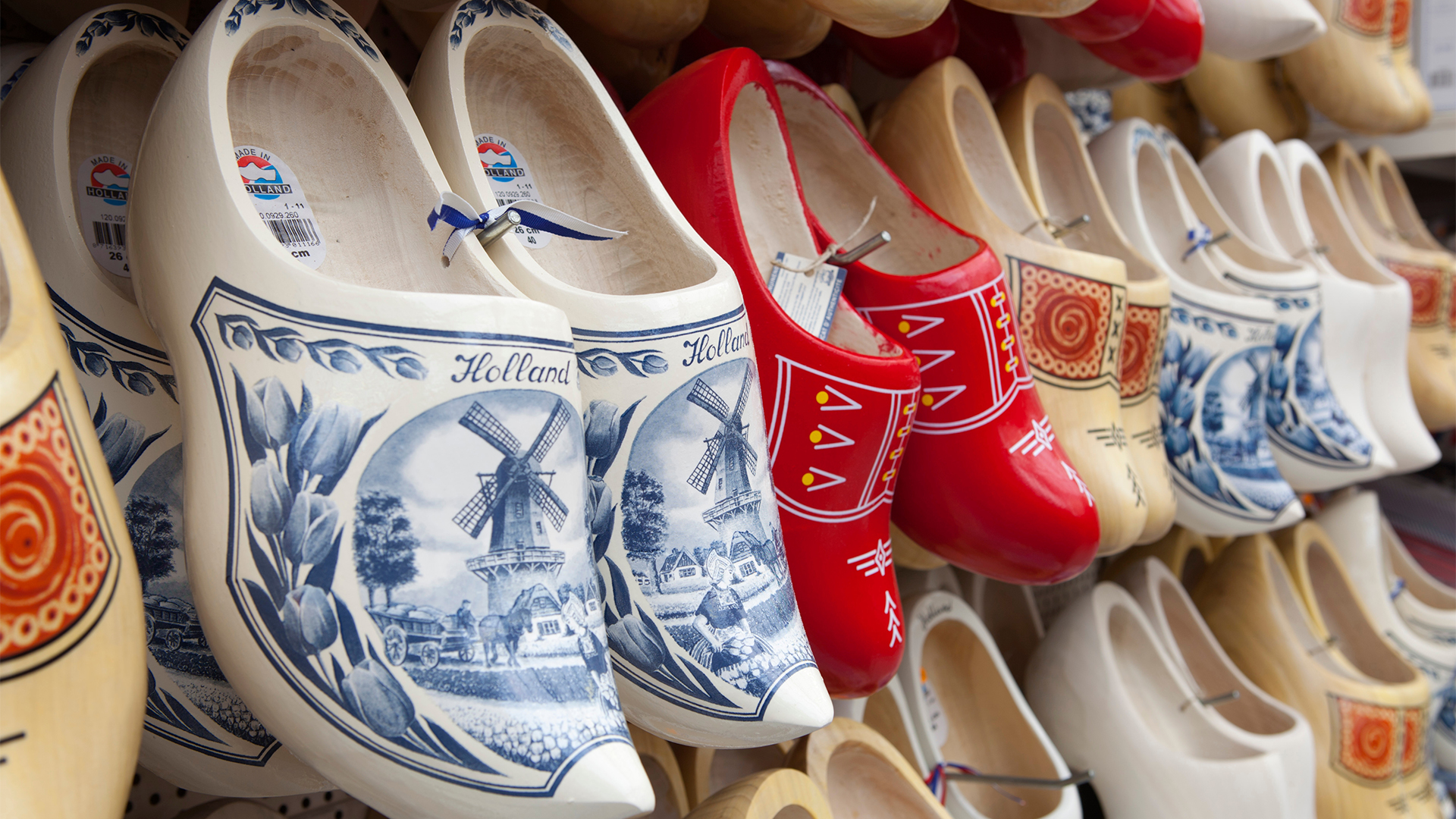 traditional-cloggs-netherlands-swiper-hero-gallery