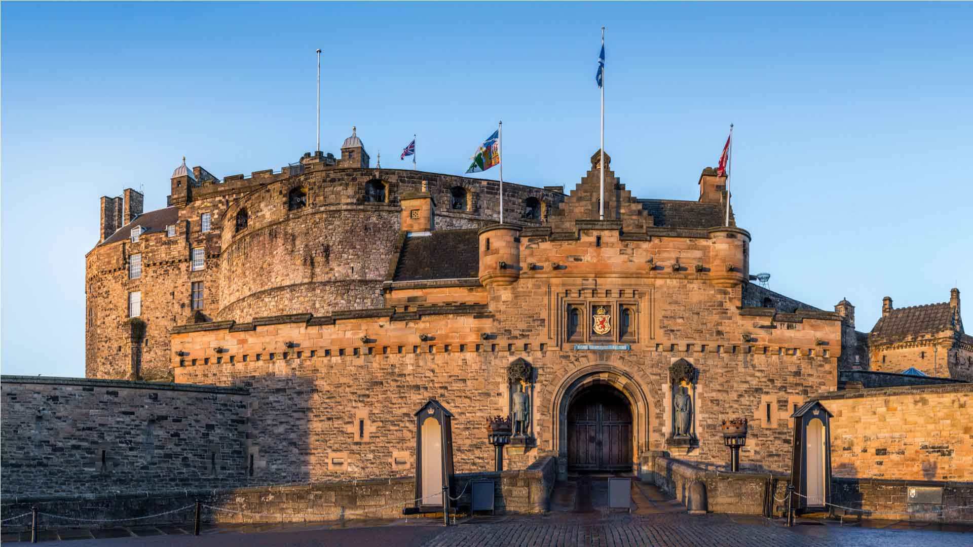 castle-of-edinberg-great-britain-new-year-day-4