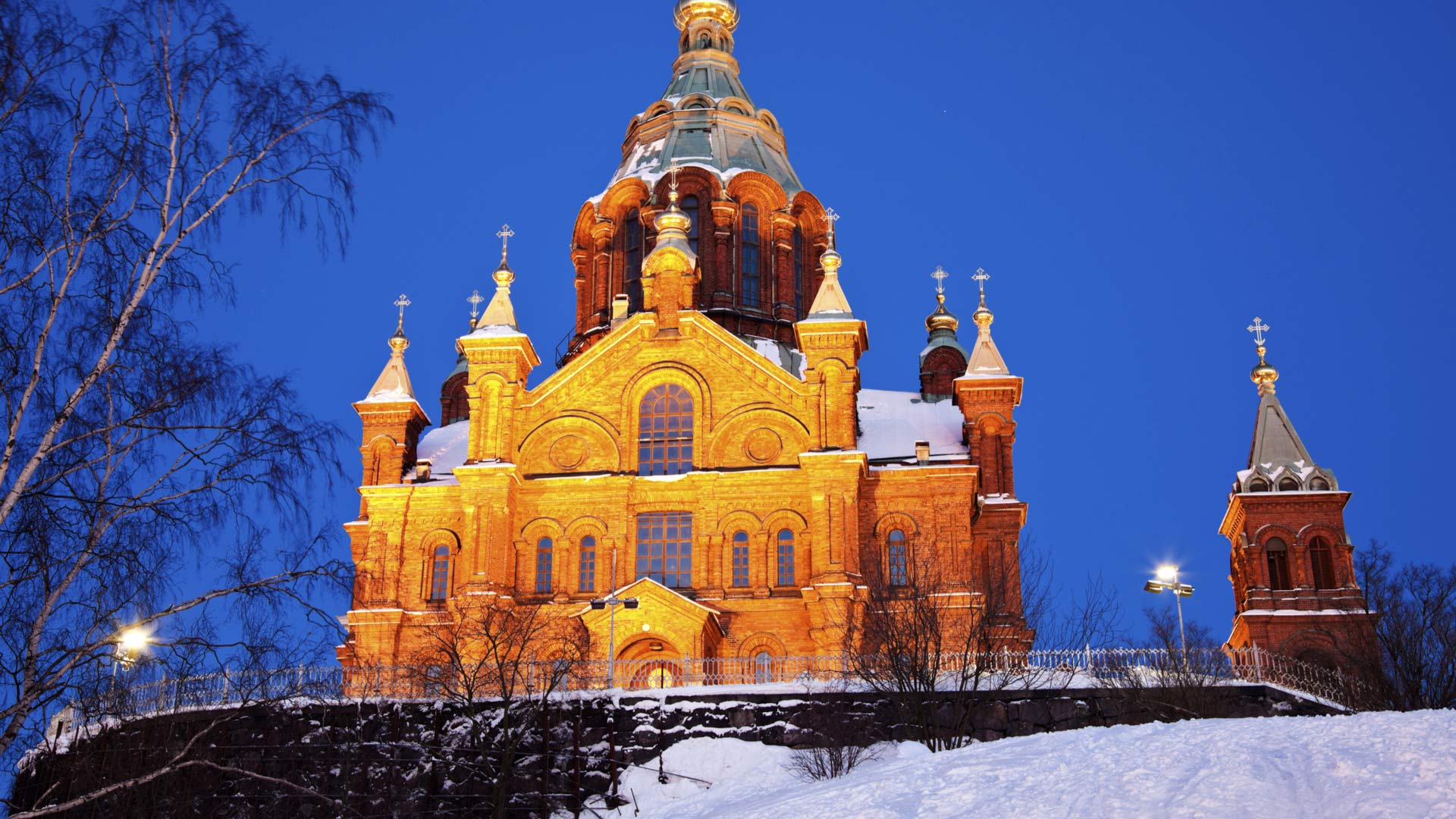 uspenski-cathedral-helsinki-finland