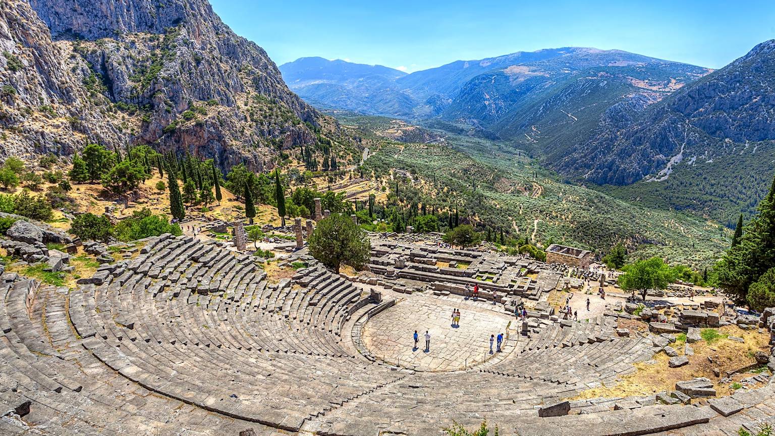 greece-ancient-ruins-of-Delphi