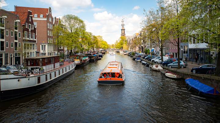 canal-cruise-Amsterdam