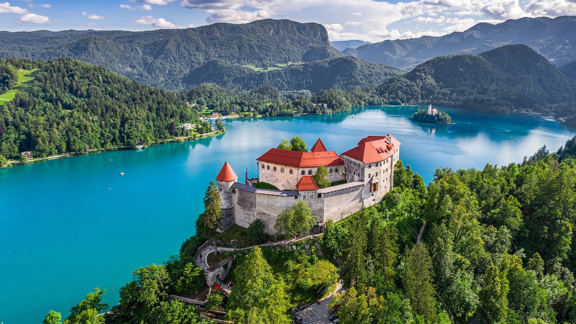 Bled-castle-over-the-lake-Slovenia-swiper-hero-gallery