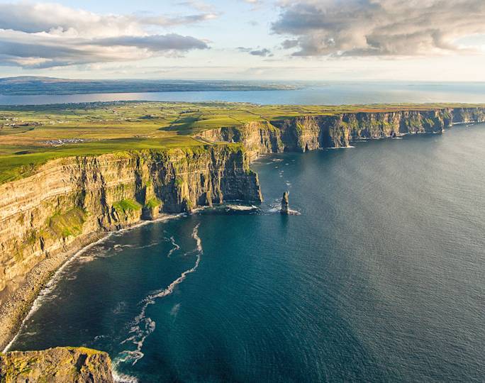 experience-the-views-at-the-cliffs-of-moher-experience