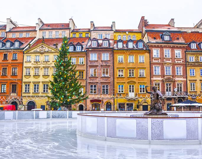 guided-walking-tour-of-warsaws-old-town-winter-experience