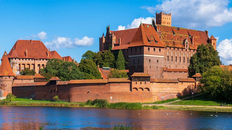 poland-country-listing-page-malbork-castle