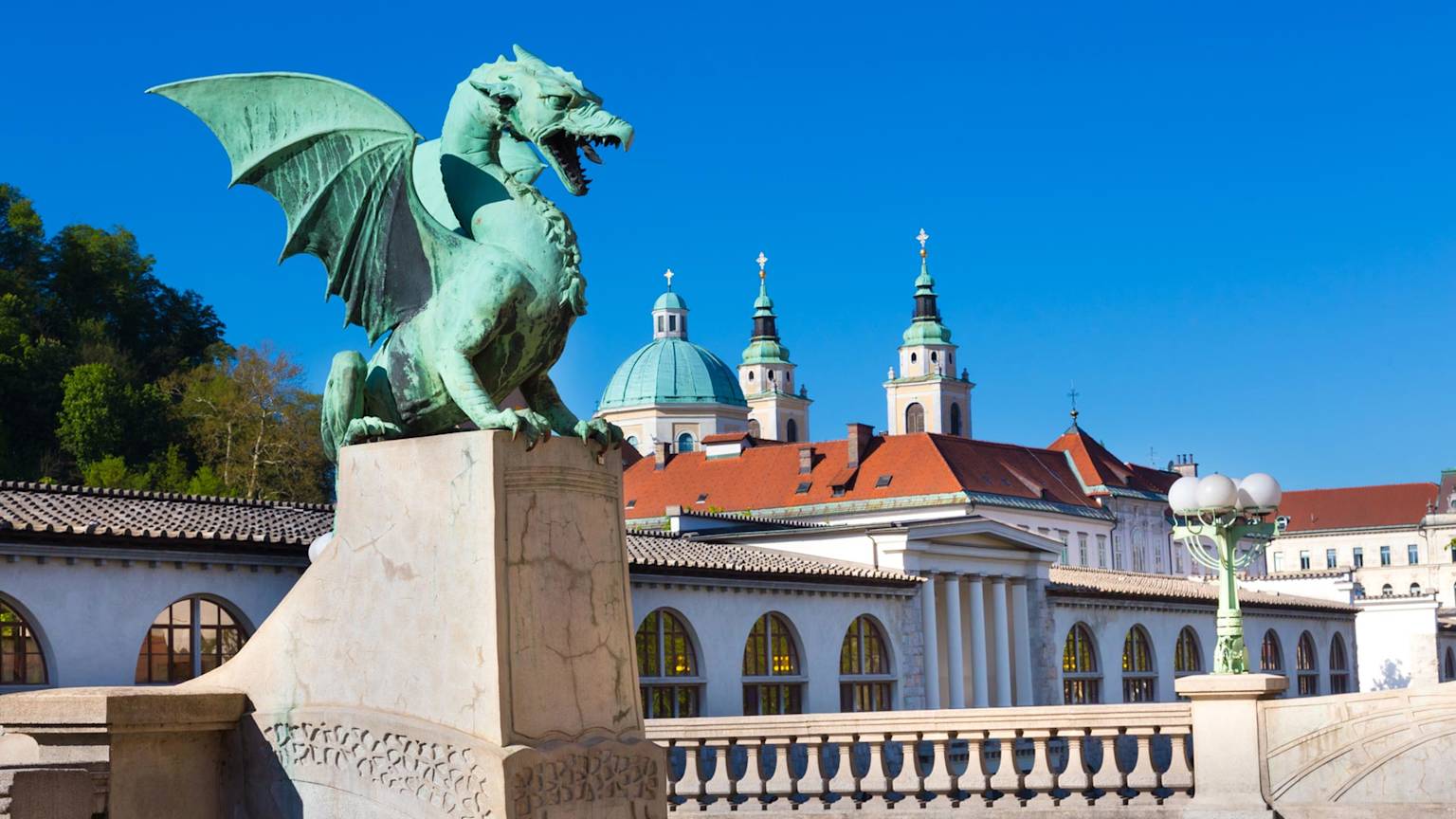 ljubljana-famous-dragon-bridge-ultimate-europe-day8-1