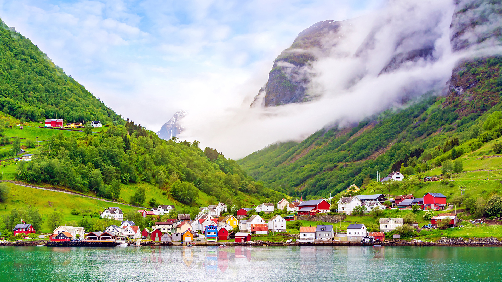 Gudvangen-village-Norway-swiper-hero-gallery