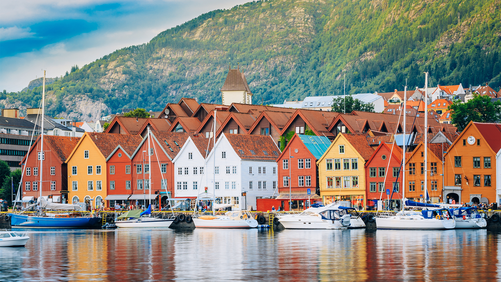 Explore Bergen on an orientation tour
