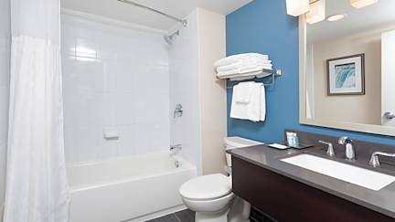 Wyndham-Garden-Niagara-Falls-2