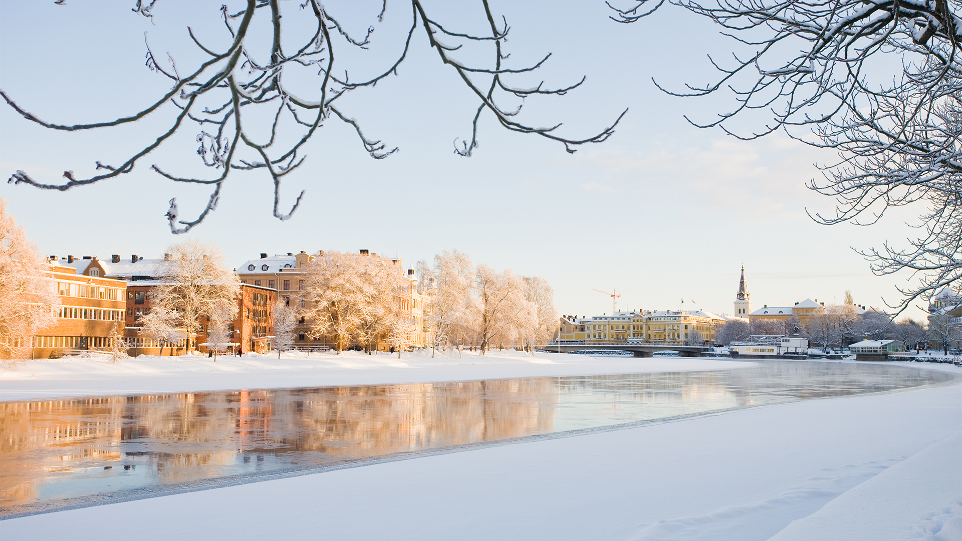 karlstad-frozen-river-town-swiper-hero-gallery