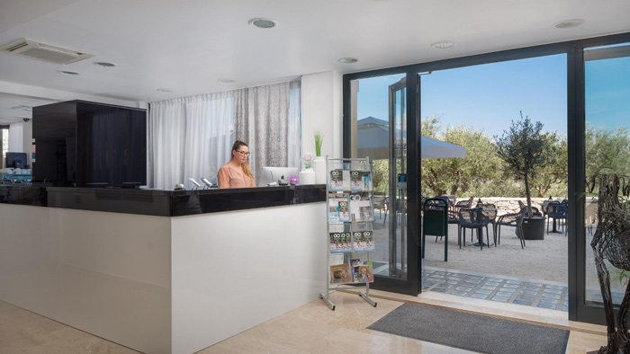 Split-Hotel-Pax-reception
