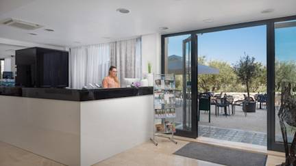 Split-Hotel-Pax-reception