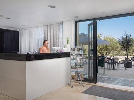Split-Hotel-Pax-reception