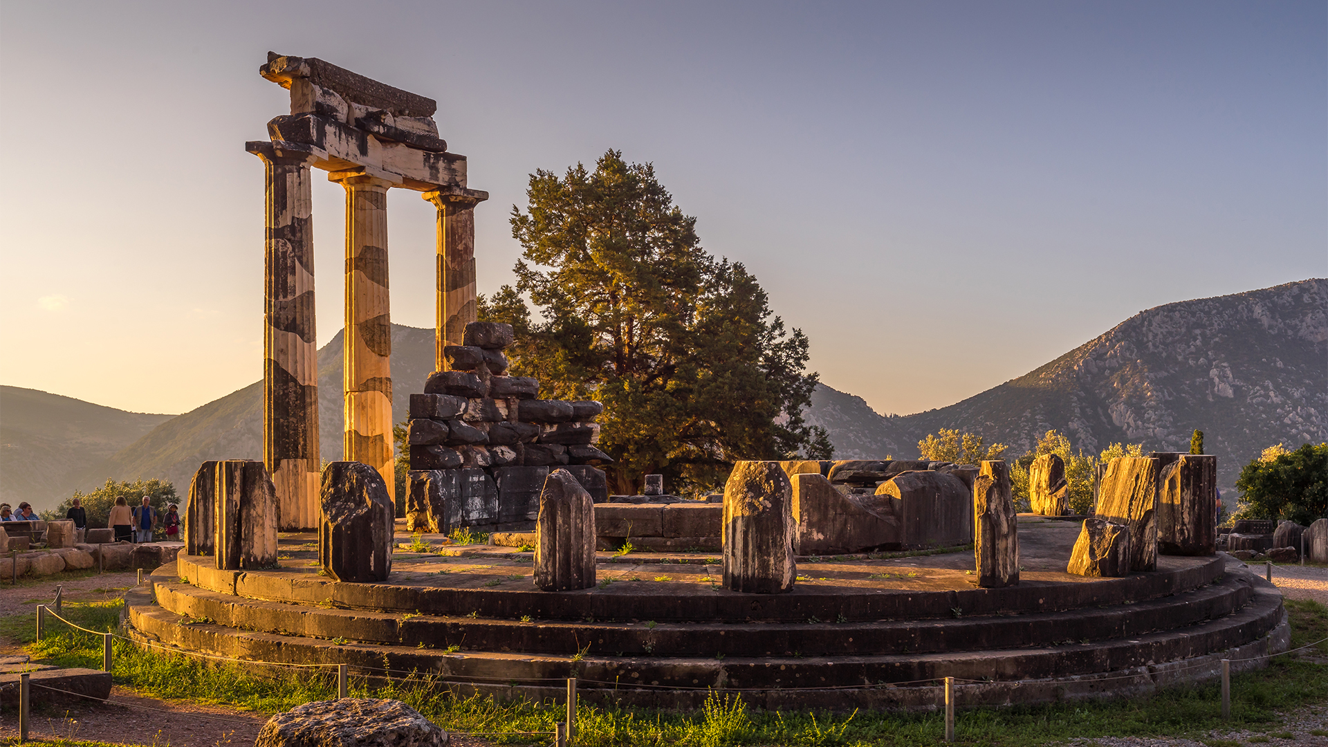 athena-temple-delphi-greece-swiper-hero-gallery