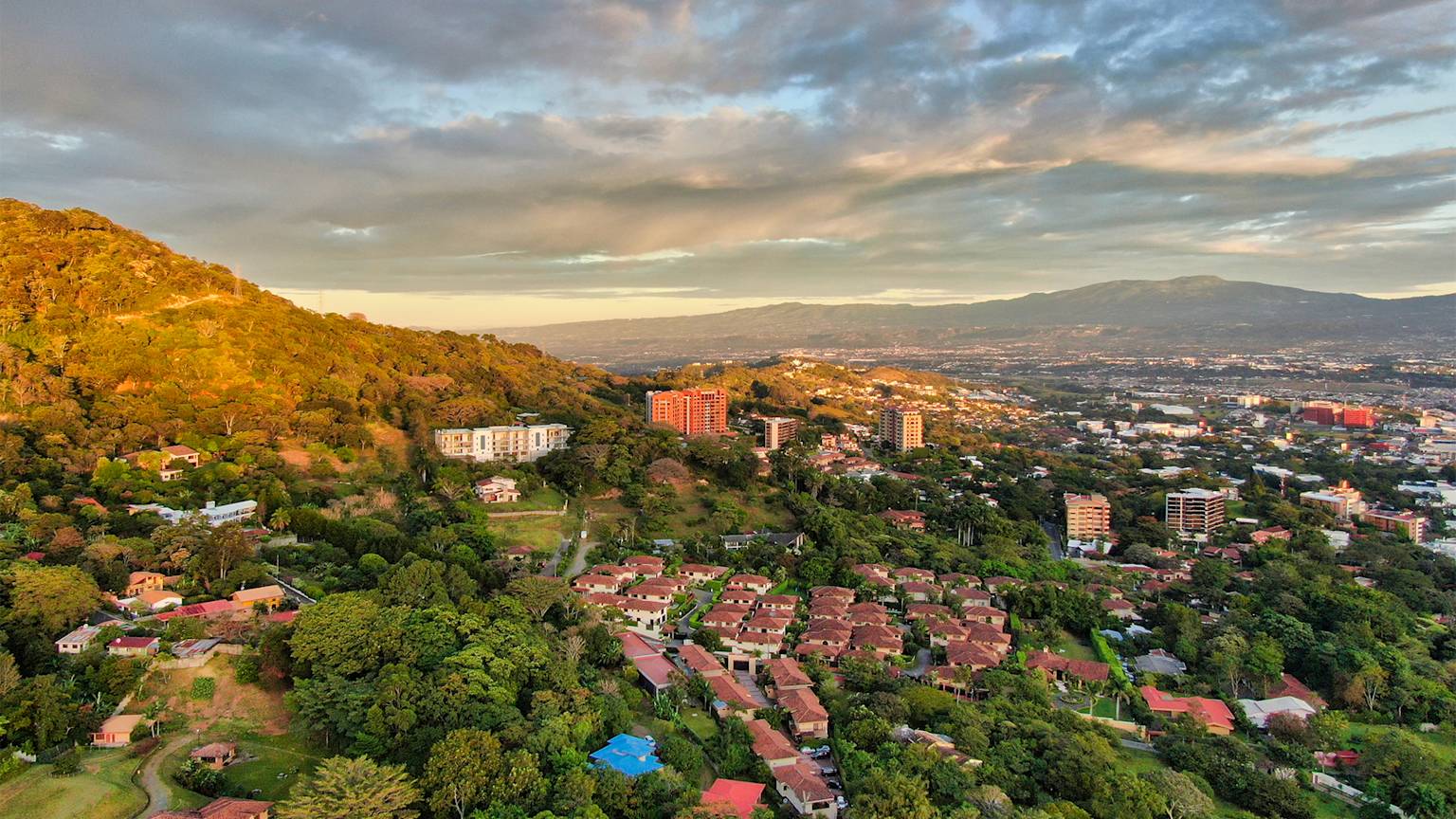 San-José-Costa-Rica-city-sunset