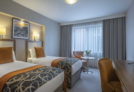 clayton-hotel-belfast-room