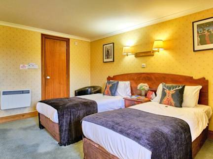 muthu-ben-doran-hotel-room