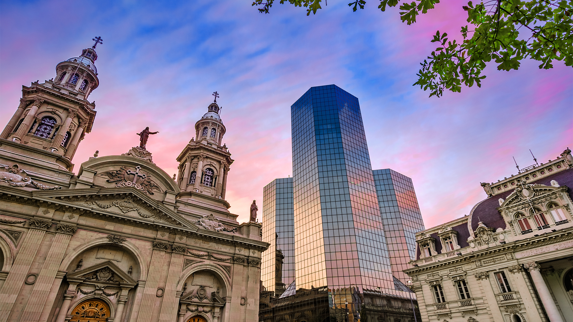 plaza-de-armas-santiago-de-chile-swiper-hero-gallery