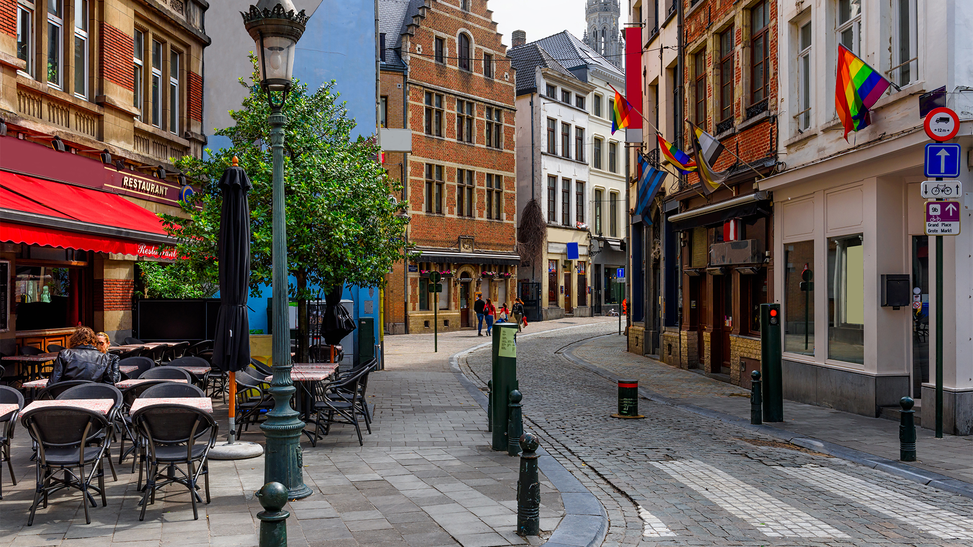 Brussels-Netherlands-street-swiper-hero-gallery