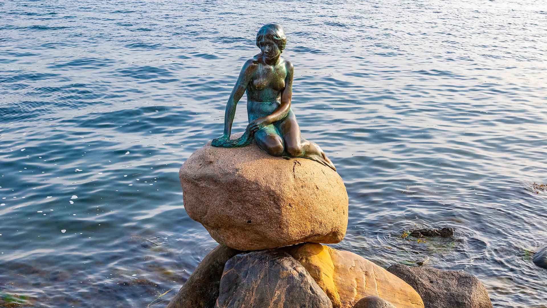 copenhagen-little-mermaid-statue-denmark