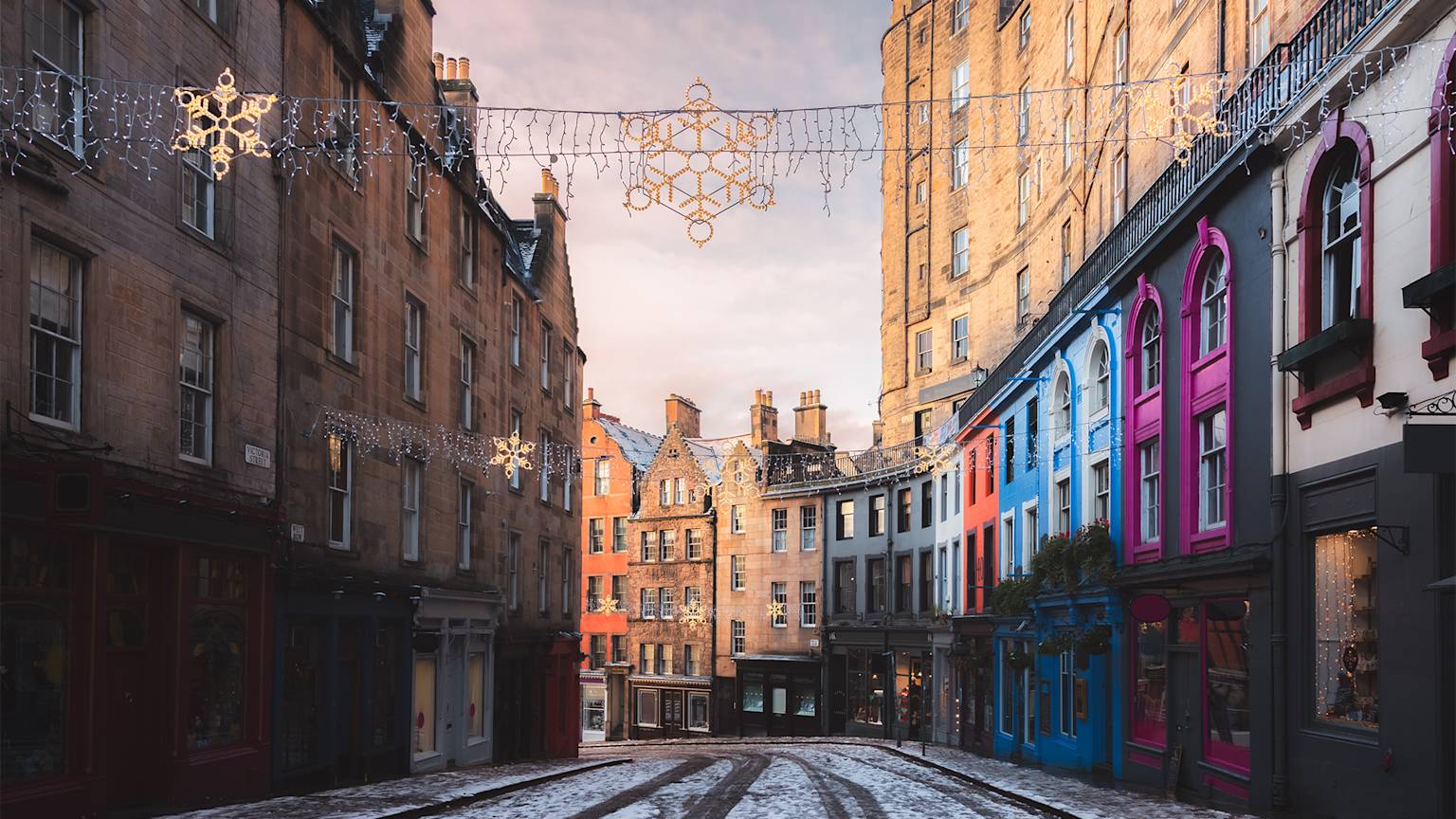 victoria-street-edinburgh-old-town-winter-christmas-swiper-hero-gallery