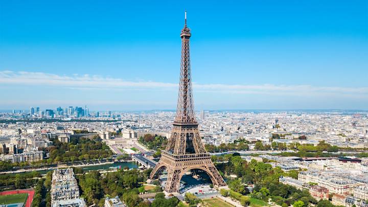 Paris-France-eiffel-tower-view-over-the-city-swiper-hero-gallery