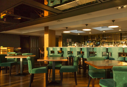 doubletree-hilton-edinburgh-queensferry-crossing-bar