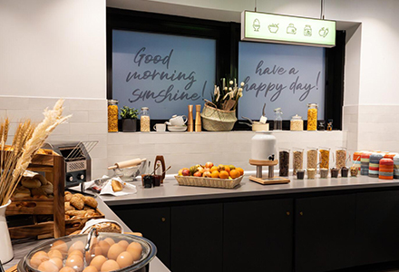 harrys-xl-hotel-breakfast