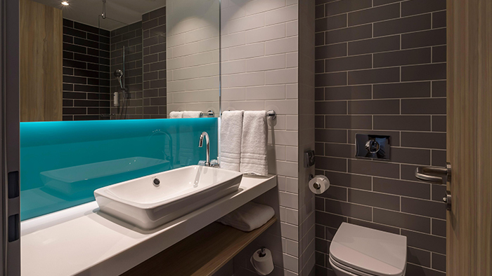 holiday-inn-express-kriens-bathroom