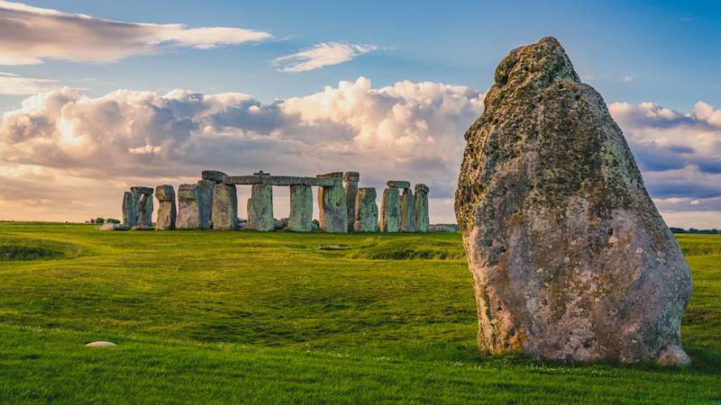 stonehenge-ancient-stone-circle-england-united-kingdom-sunset