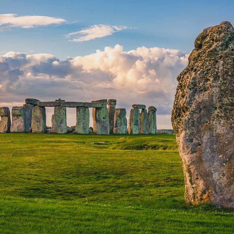 stonehenge-ancient-stone-circle-england-united-kingdom-sunset