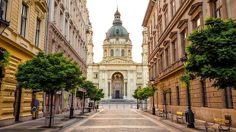 hungary-country-listing-pages-st-stephens-basilica