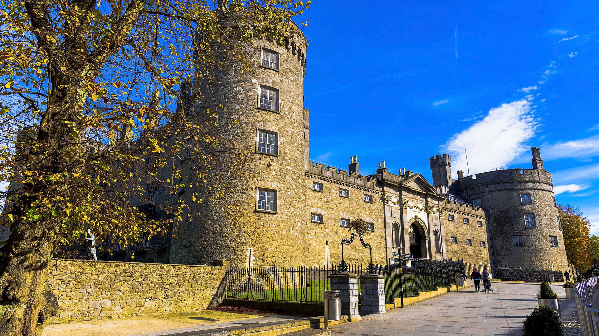 Kilkenny-Castle-Ireland-autumn