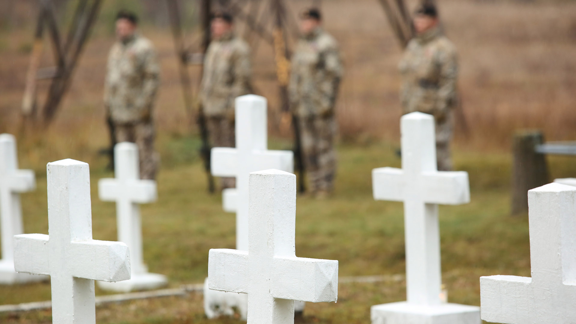 White-crosses-at-the-Latvian-war-cemetery-in-Daugavpils