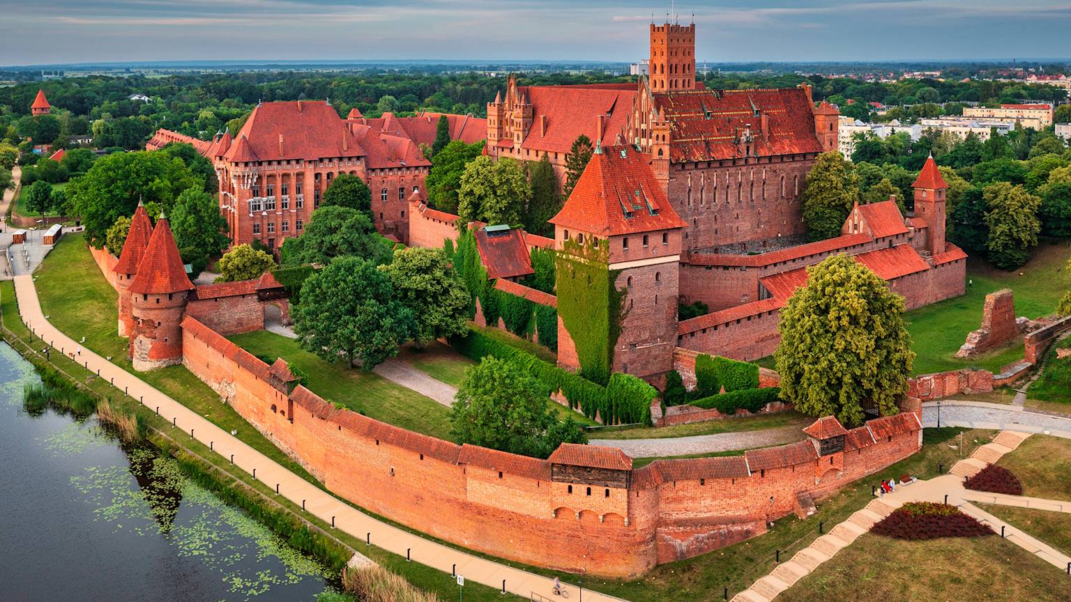 poland-country-listing-pages-malbork-castle