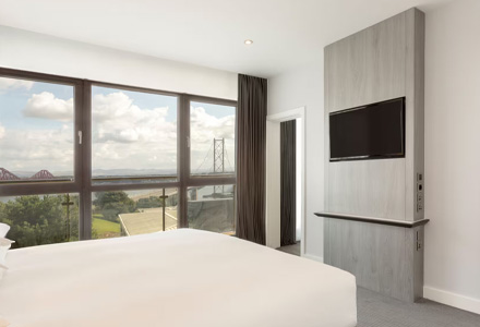 doubletree-hilton-edinburgh-queensferry-crossing-room
