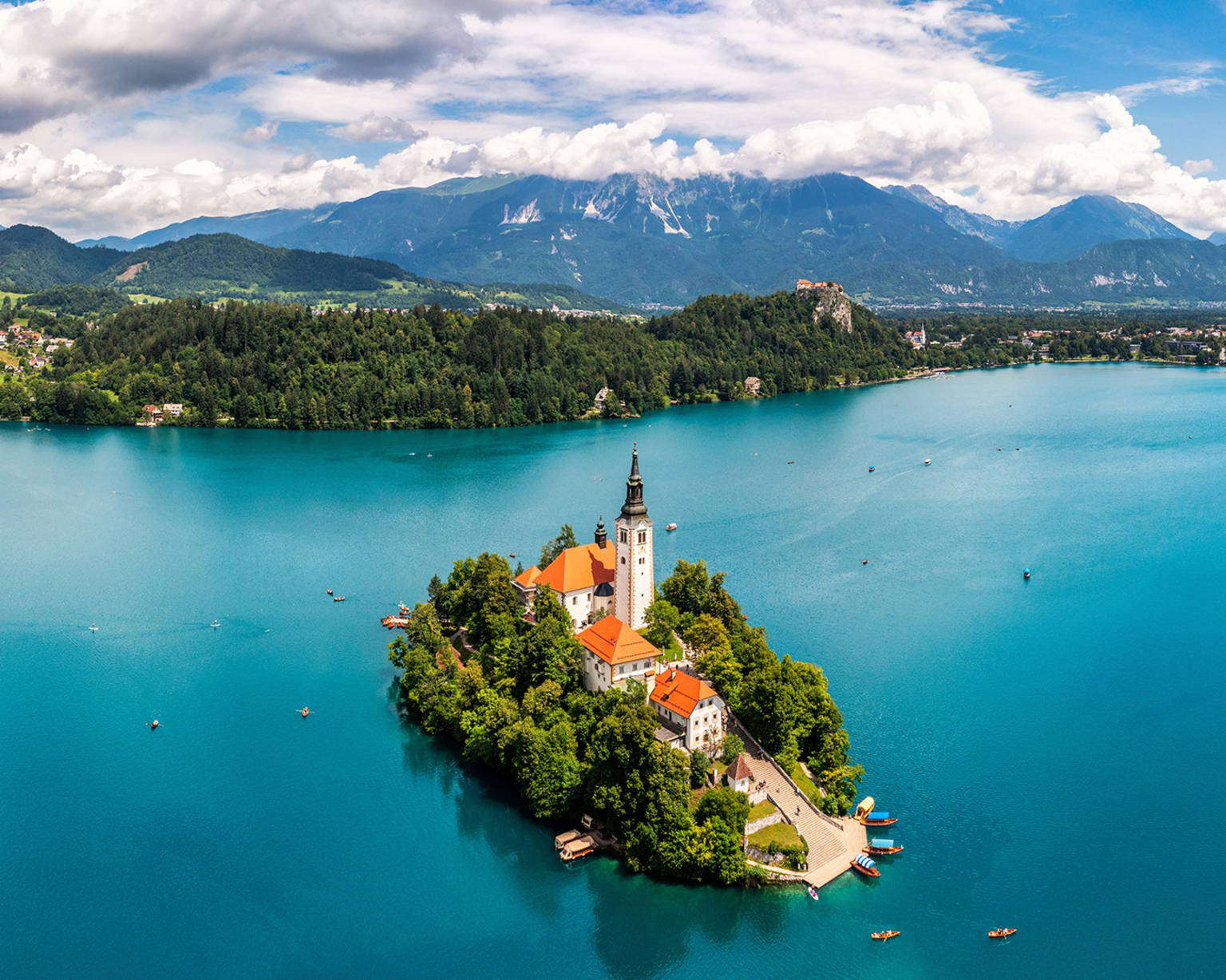 slovenia-country-lisiting-page-lake-bled